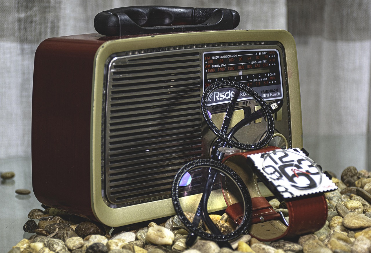Radio, eyeglasses, hd wallpaper — Payday Loans in Canada: A Comprehensive Overview